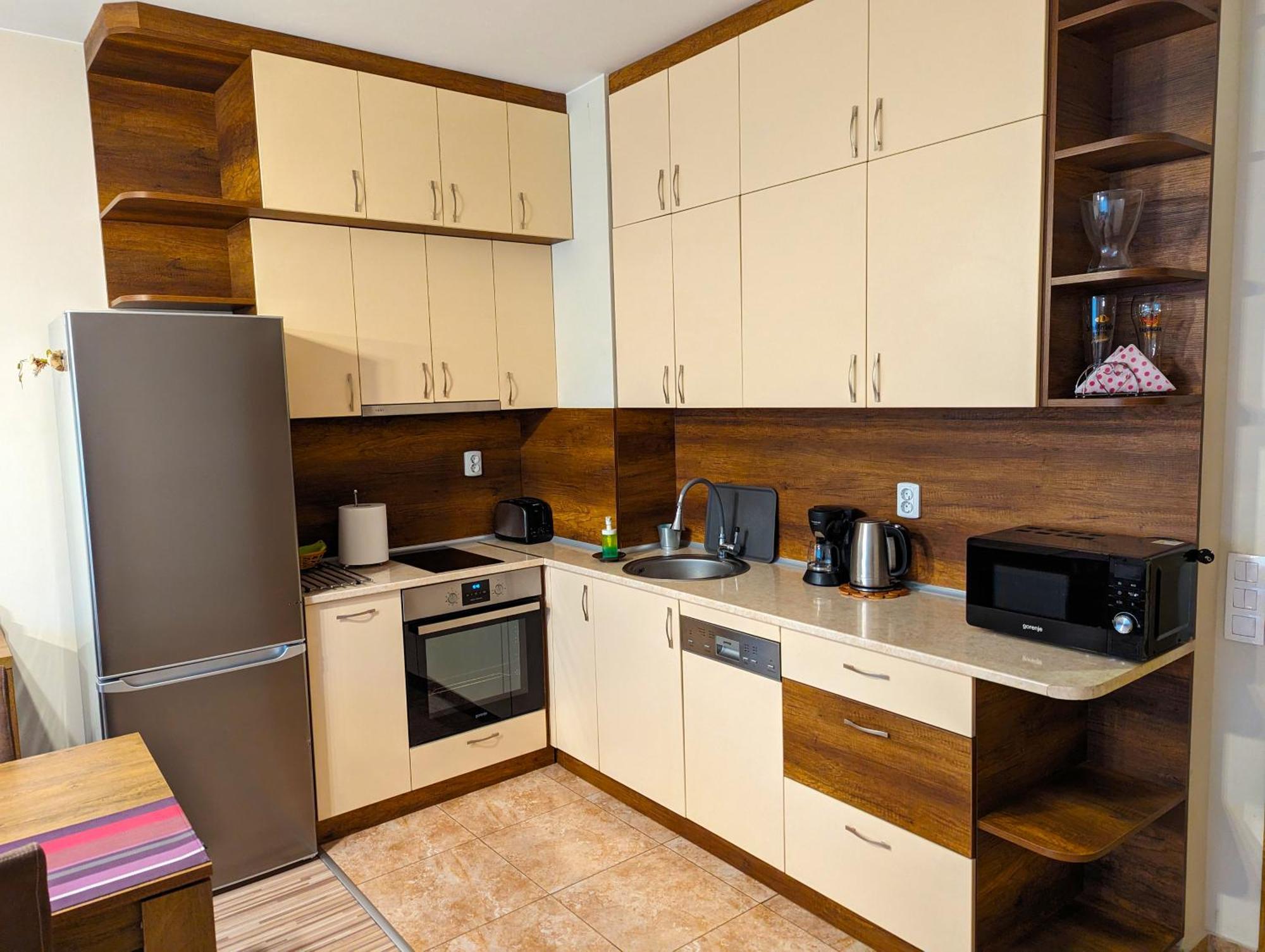 Business And Leisure Apartments In Mladost 2 With Free Garage 索菲亞 外观 照片